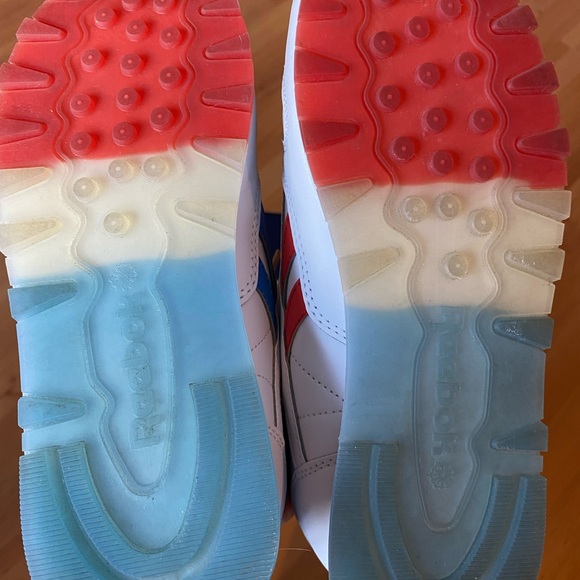 Reebok sneakers like new size 6.5 youth - Picture 7 of 9